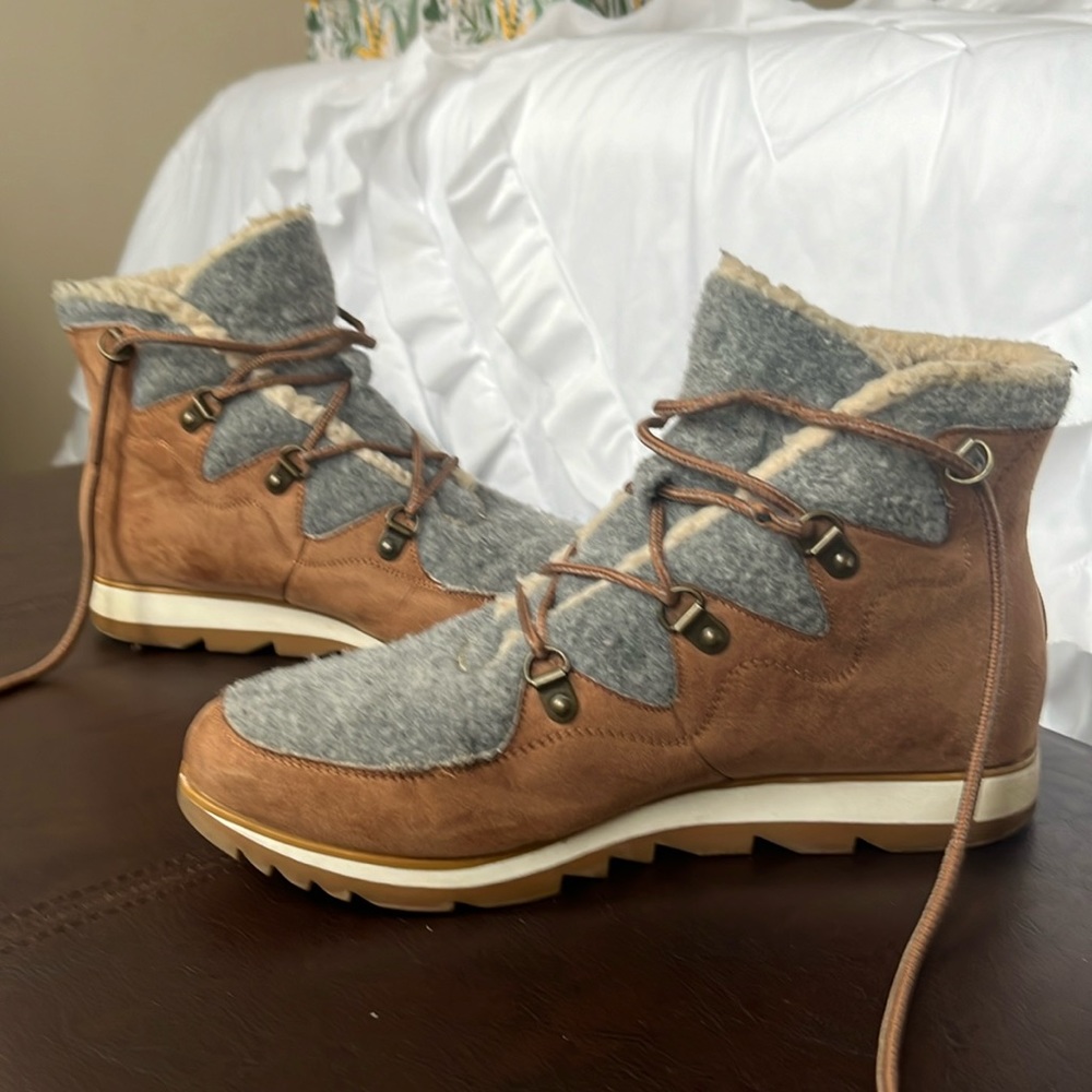 Sonoma boots size 81/2